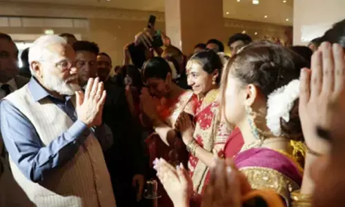 Unique welcome for Modi in Egypt. Saree clad women sing Song from Sholay