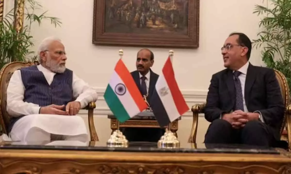 Modi meets Egyptian Counterparts, Ministers