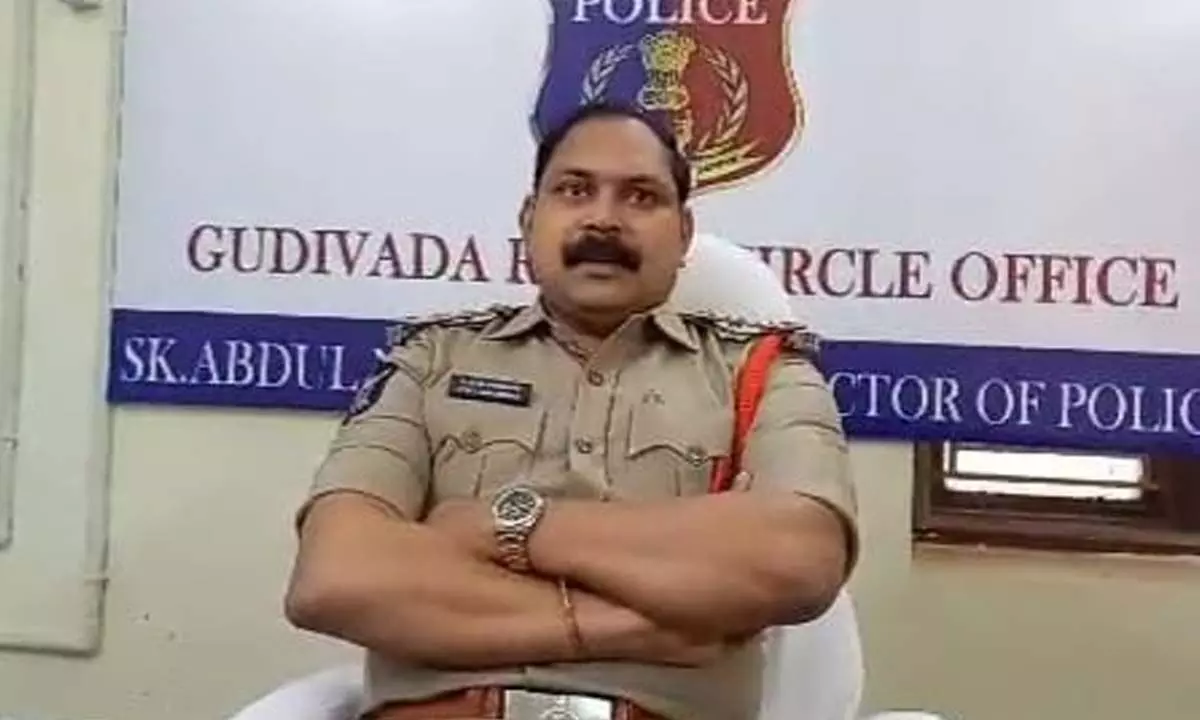 Gudivada CI caught Red-handed by ACB