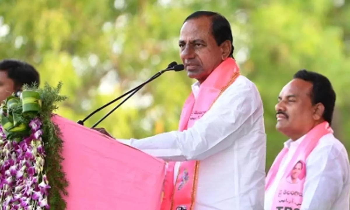 MVA slams KCR’s ‘pilgrimage’ to Maha as political stunt with doubtful motives