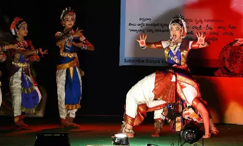 Students performing kuchipudi dance at Hanumantharaya Grandhalayam in Vijayawada on Monday						Photo: Ch Venkata Mastan