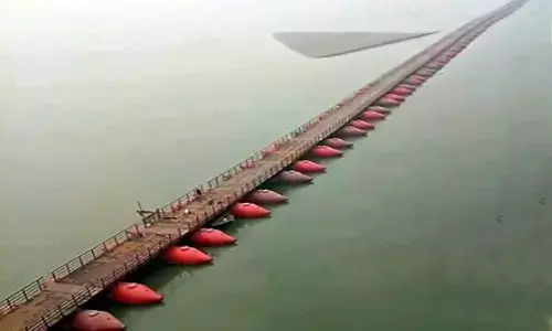 Portion of temporary bridge washed away in Ganga river in Bihar