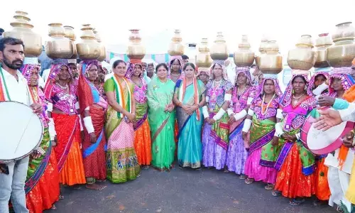 Khammam: Tribal women welcome Bhatti’s padayatra