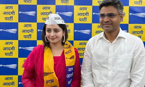 TV actress Chahat Pandey joins Aam Aadmi Party in Delhi