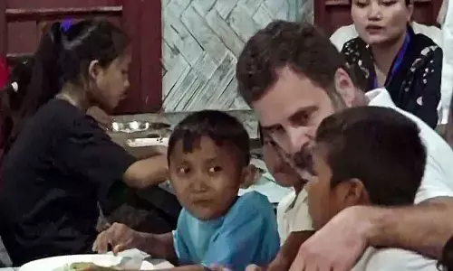 Rahul gives healing touch to riot-hit