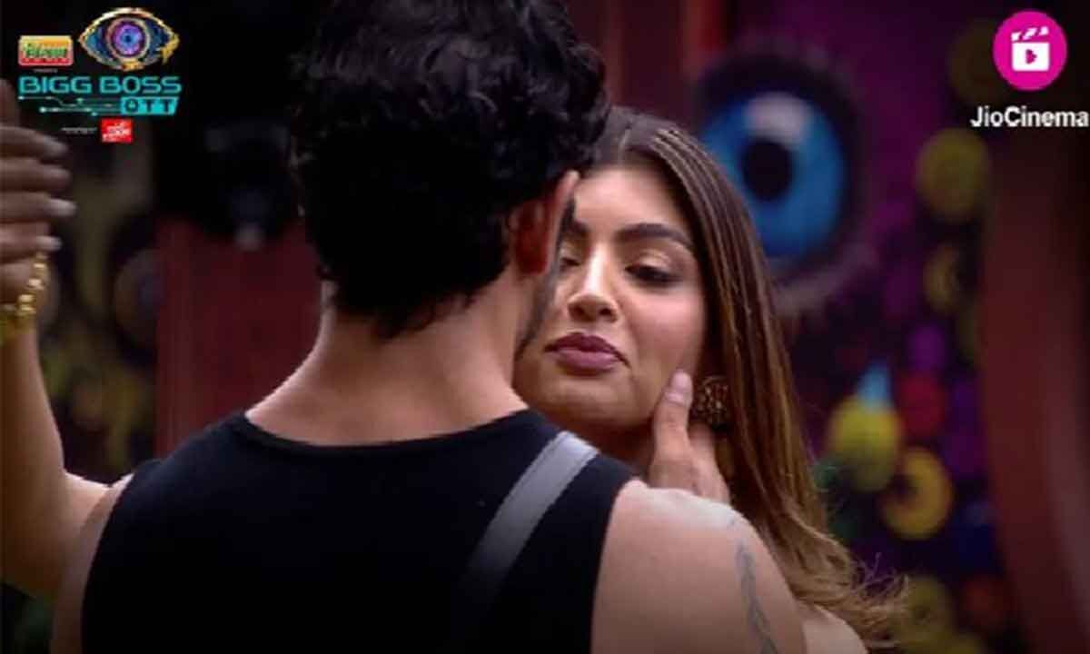 Bigg Boss Ott 2 Akansha And Jad Kiss In Bb House Goes Viral 