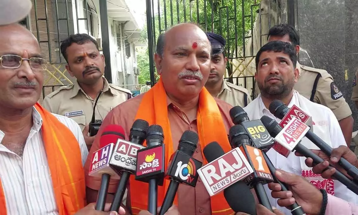 VHP warns TSPSC not to hurt sentiments of Hindus