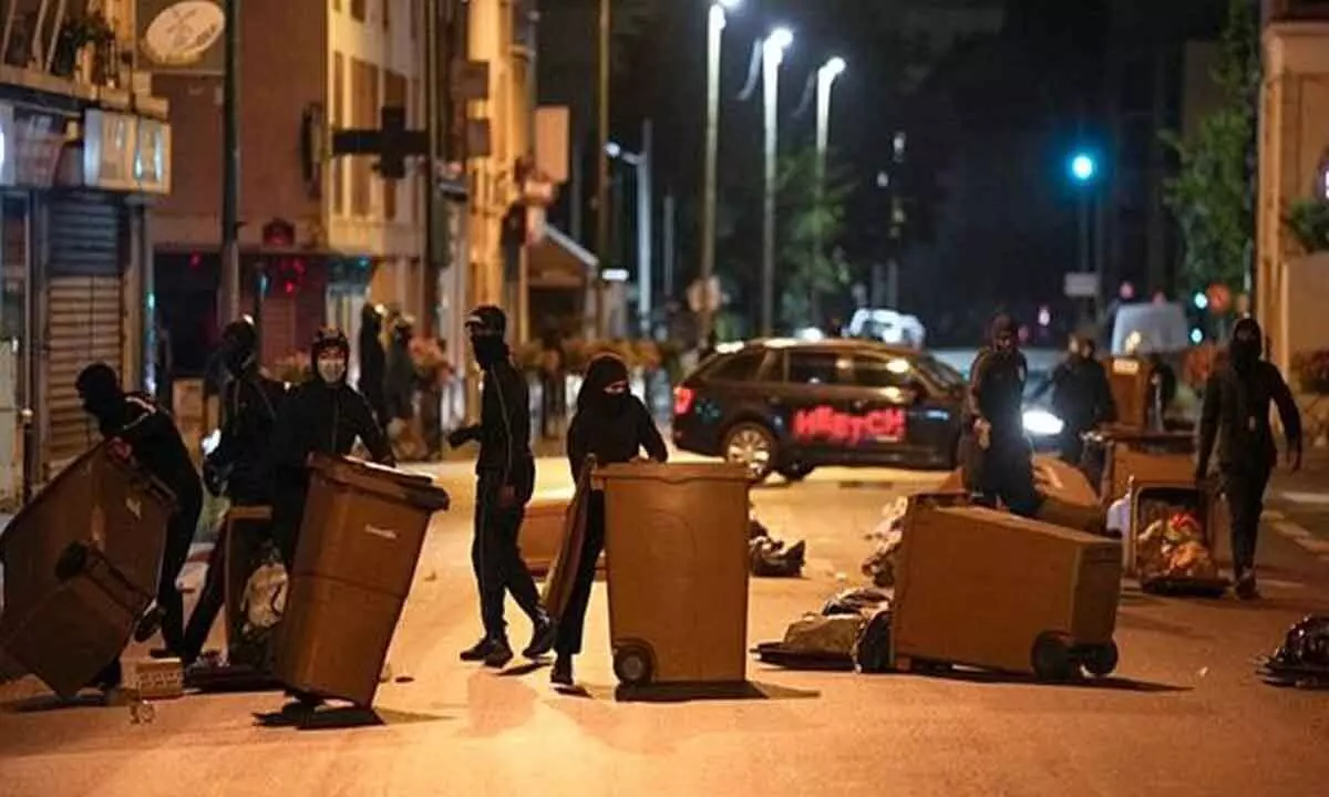 471 arrested in France as violence continued for 4th night