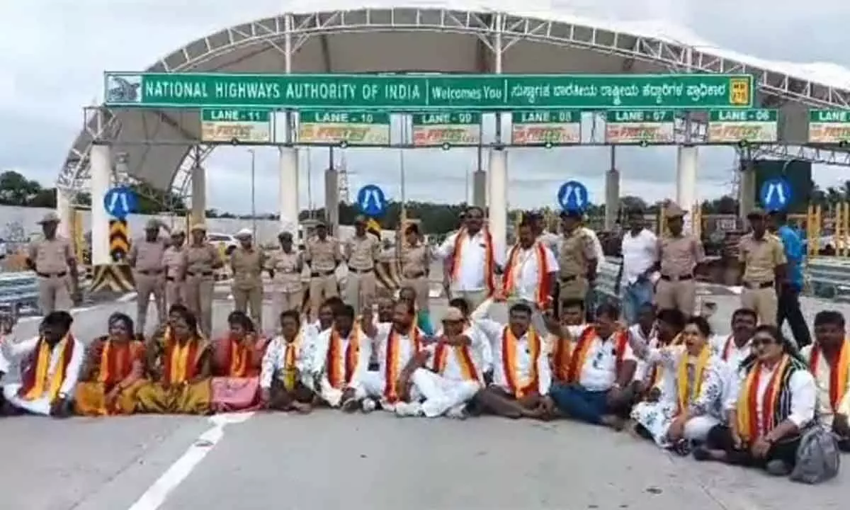 Pro-Kannada outfits protest over toll collection on B-M Expressway