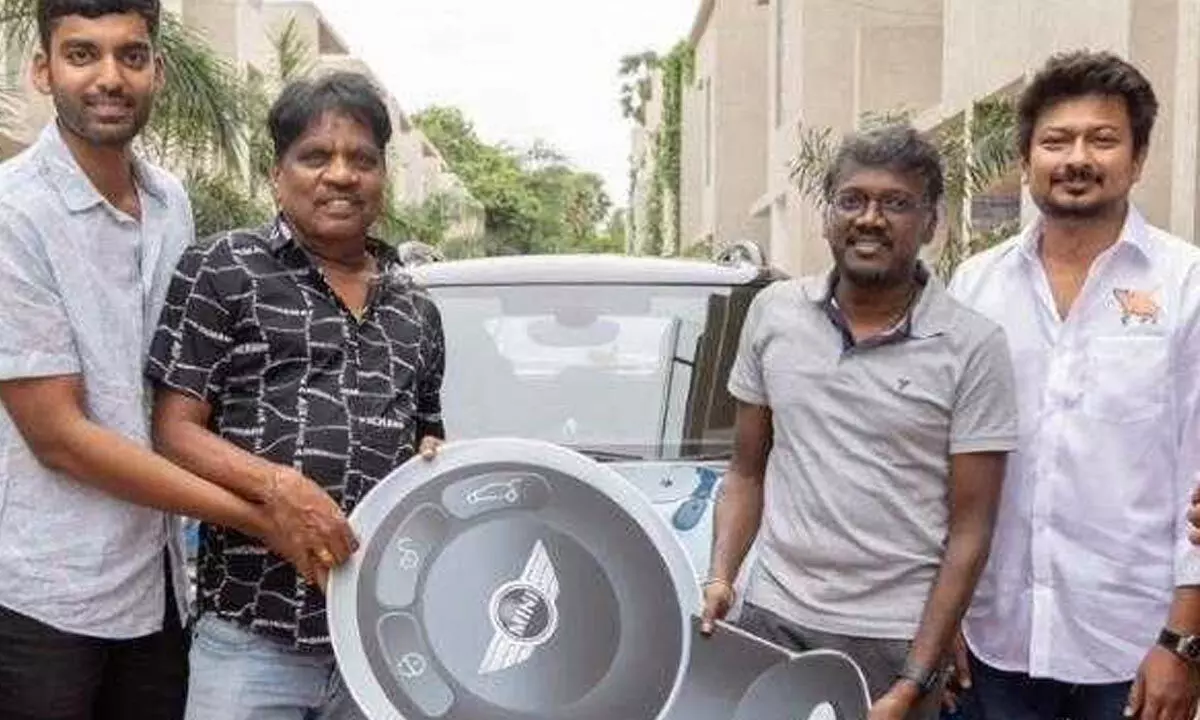 Udhayanidhi Stalin gifts Bentley Mini Cooper ‘Maamannan’ director Mari Selvaraj