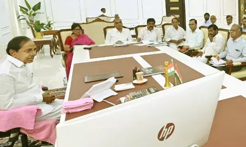 KCR asks officials to ensure water storage in reservoirs; give priority to drinking water