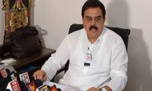 JSP PAC  chairman  Dr Nadendla Manohar addressing the media in Tenali on Monday