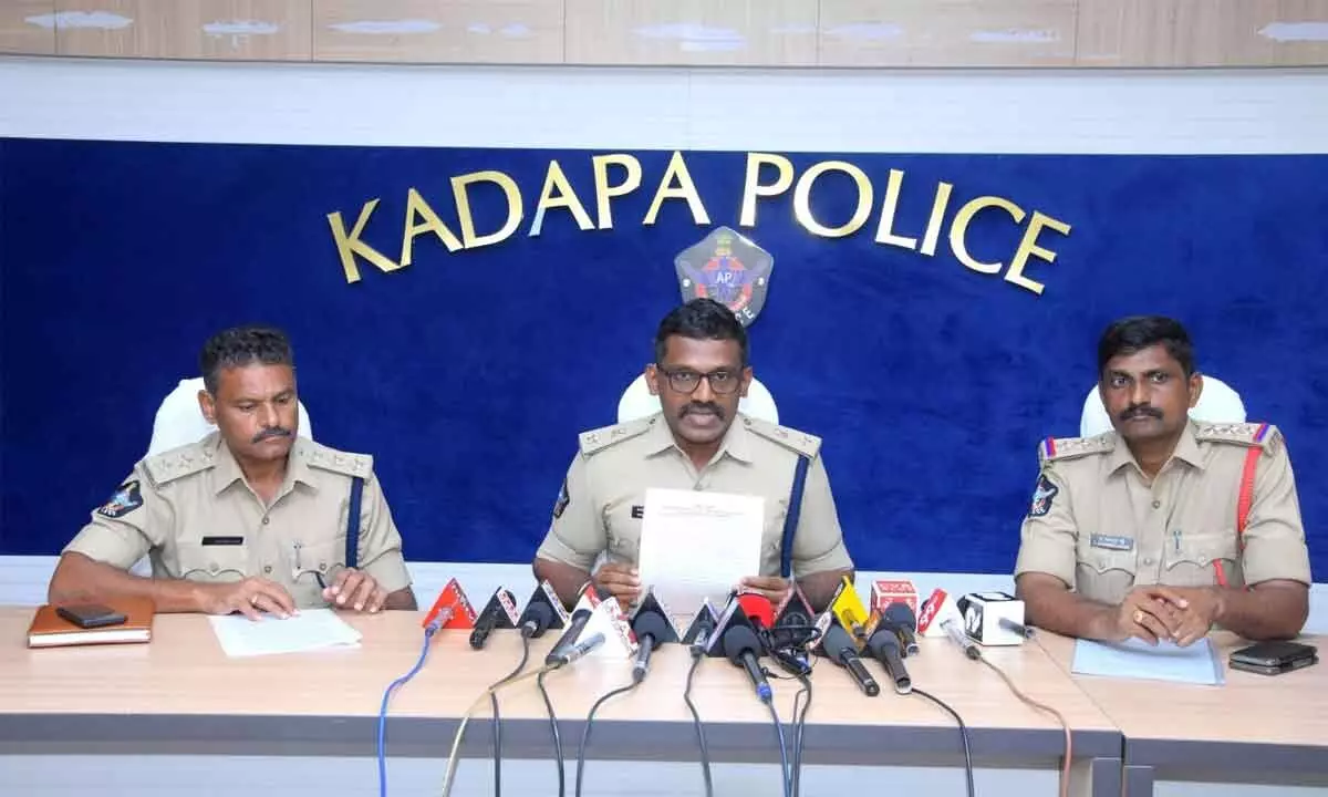 SP KKN Anburajan briefing the media over the suspicious  death of a student of Bheeram Sreedhar Reddy School, in Kadapa on Tuesday