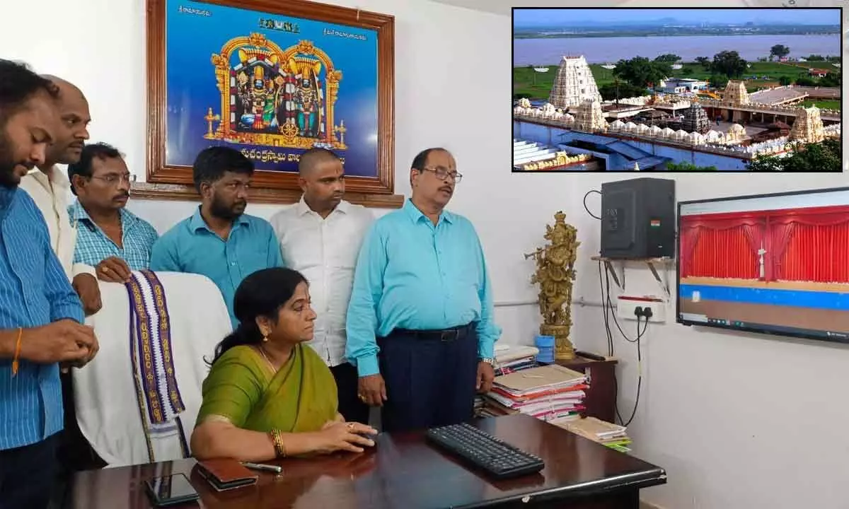 Bhadradri temple EO L Ramadevi launching the online services in Bhadrachalam