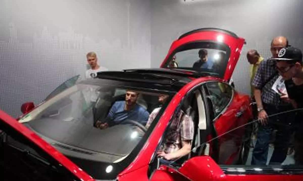 Tesla to provide more info on driver alert system as US agency probes Autopilot Tesla to provide more info on driver alert system as US agency probes Autopilot