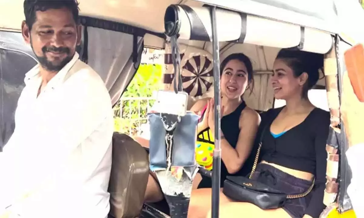 Sara Ali Khan takes an auto ride for gym session