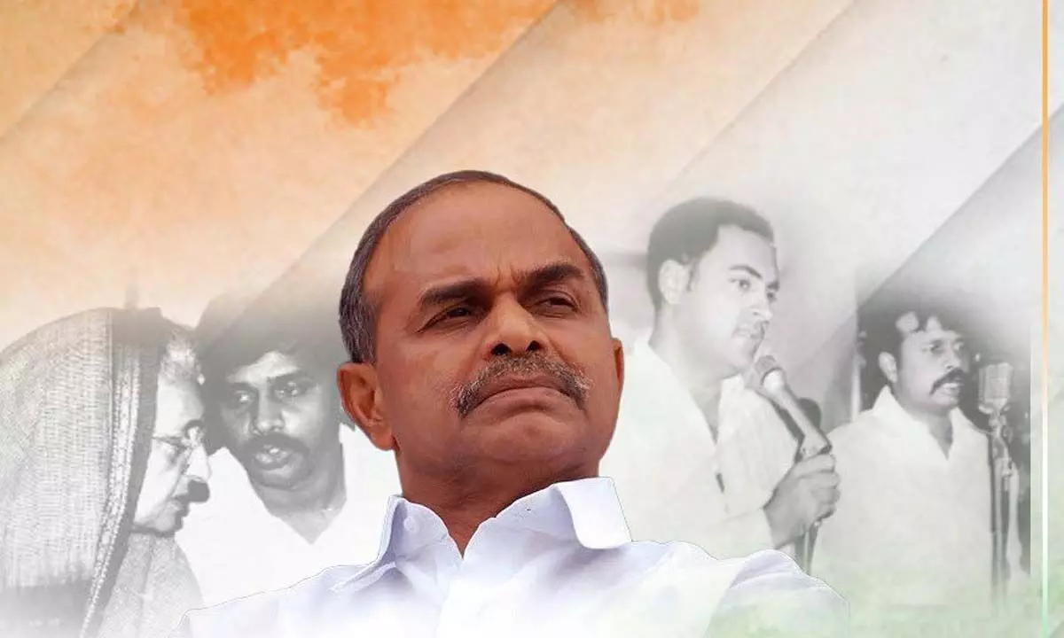 Congress president Mallikarjun Kharge pays tribute to YS Rajasekhar Reddy