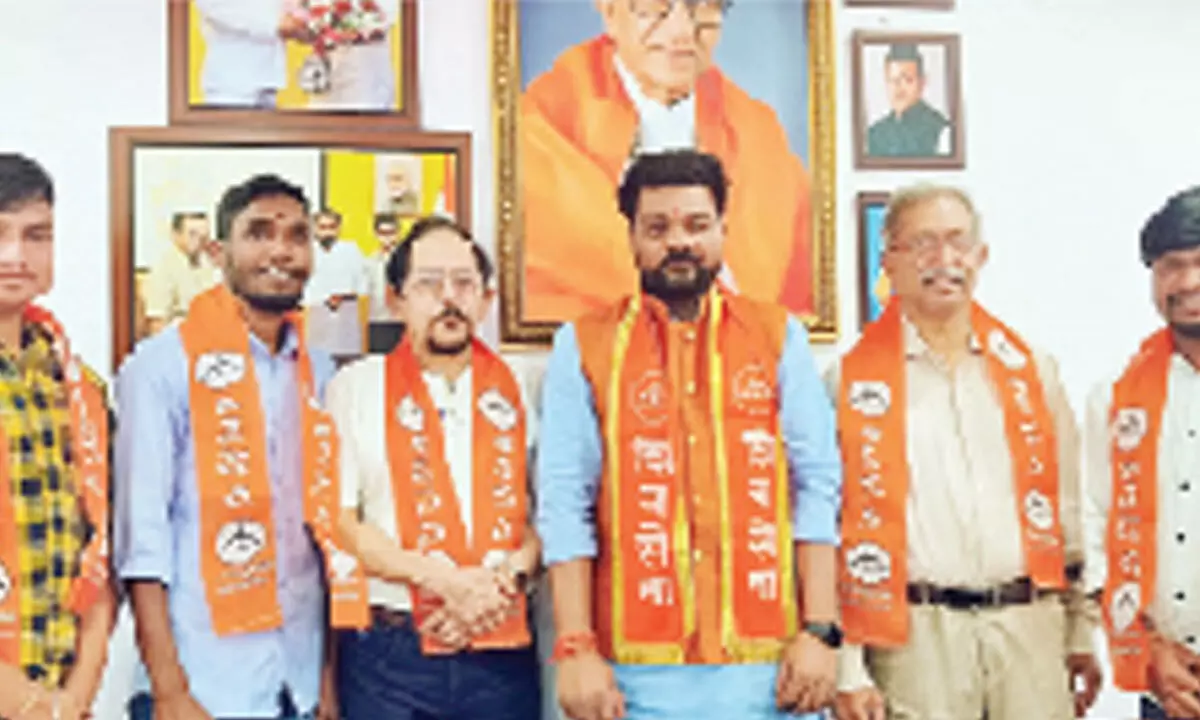 Hyderabad: Parupalli Kashyap’s father joins Shiv Sena