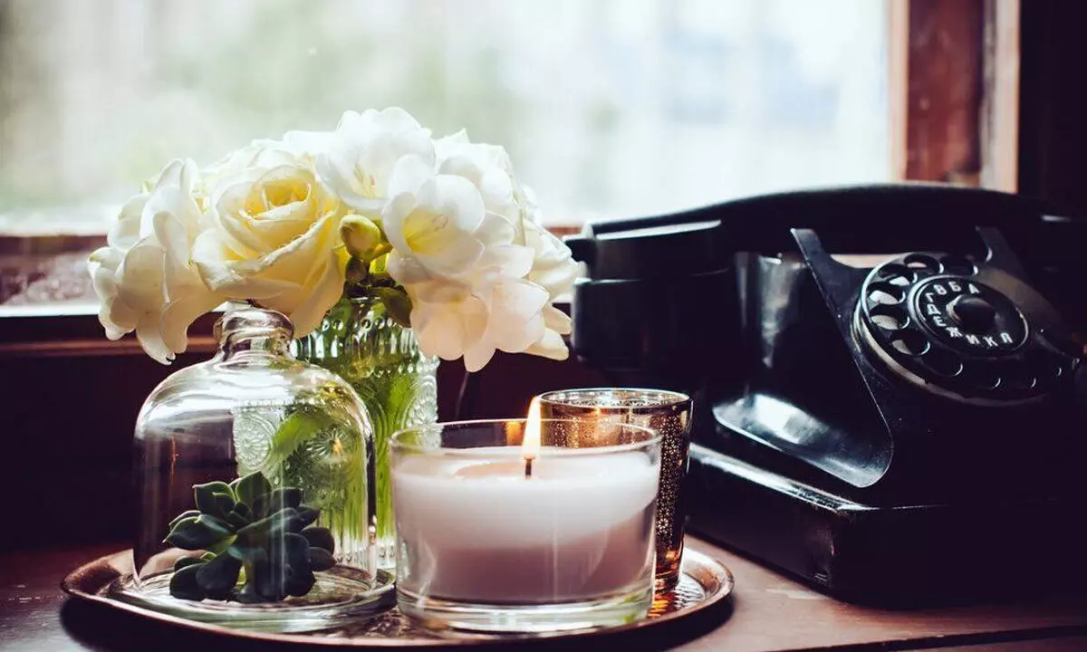 Enhancing focus and productivity: Using candles to create a Zen workspace