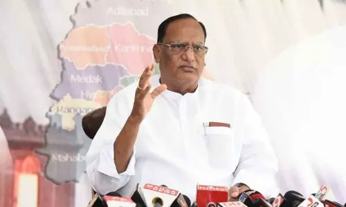 Gutha tears into Modi for ruining nation