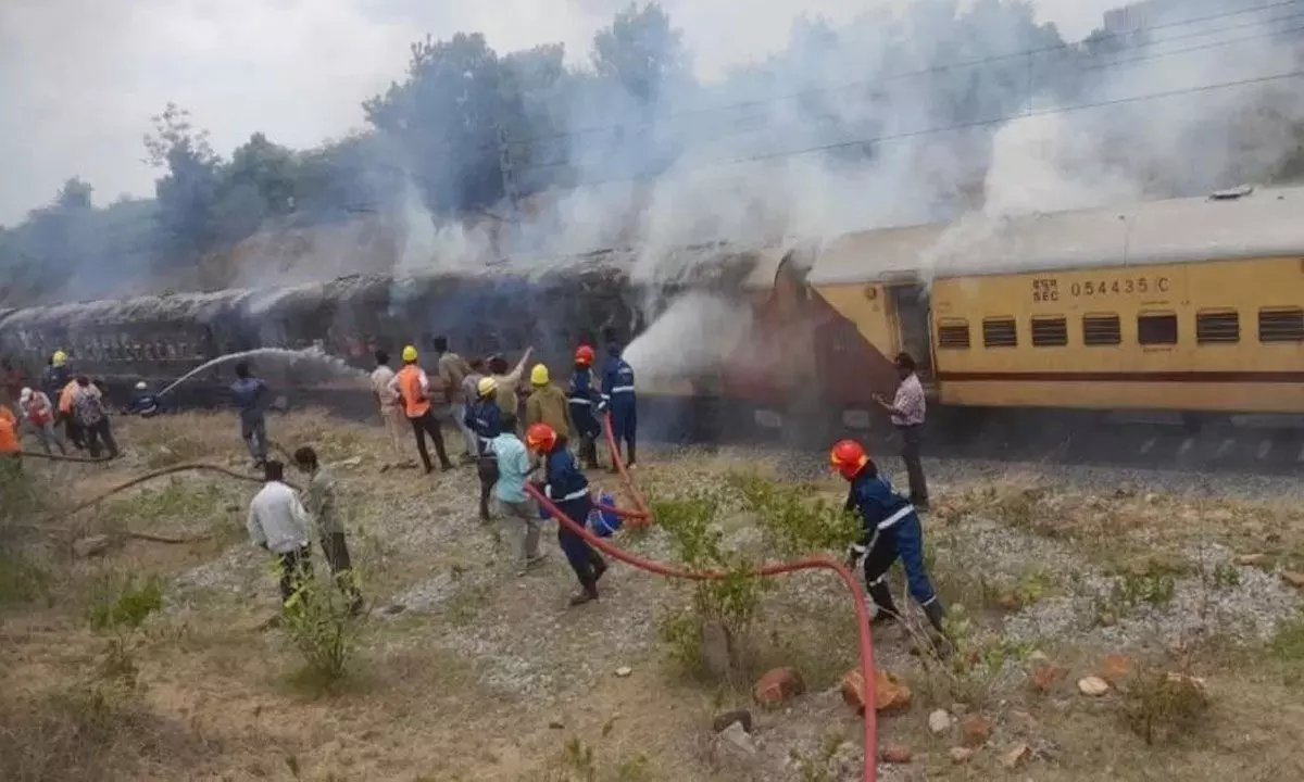 Falaknuma train fire mishap: Clues team inspects charred bogies in Bibinagar