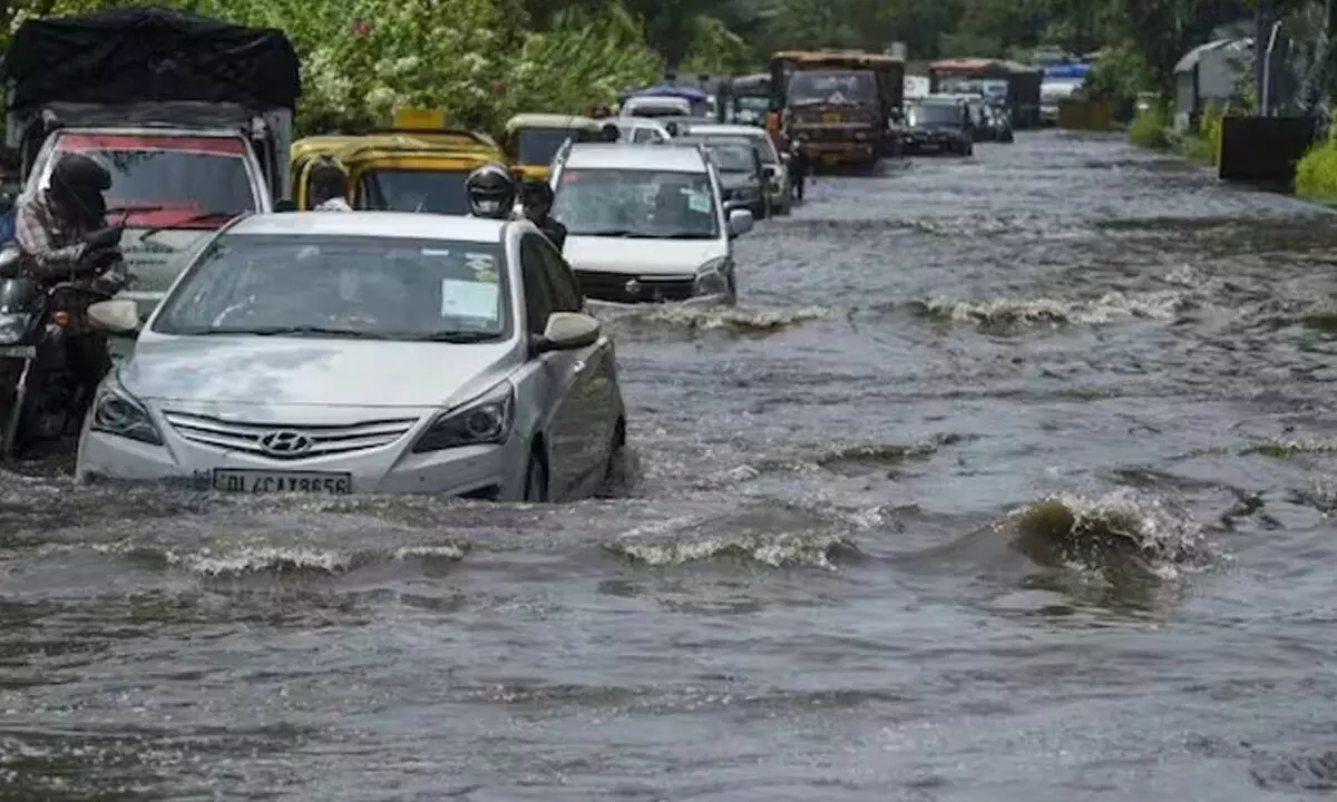 Delhi govt issues flood warning