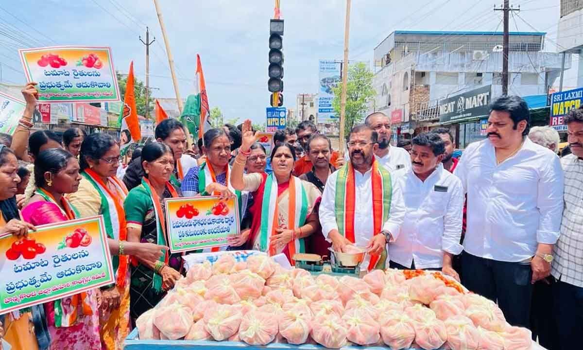 Warangal Government flayed over soaring prices of vegetables