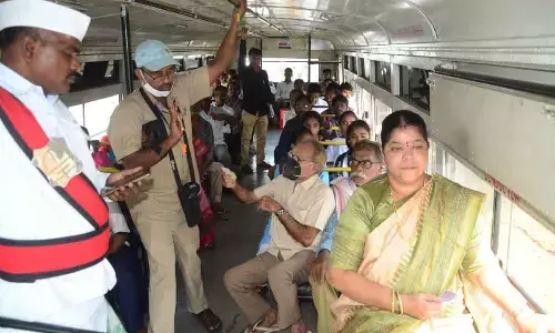 Visakhapatnam: Mayor stresses on utilising public transport system to control pollution