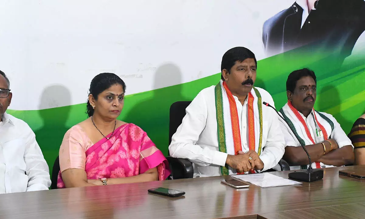 APCC president Gidugu Rudra Raju addressing a press  conference at Andhra Ratna Bhavan in Vijayawada on Monday  Photo: Ch Venkata Mastan