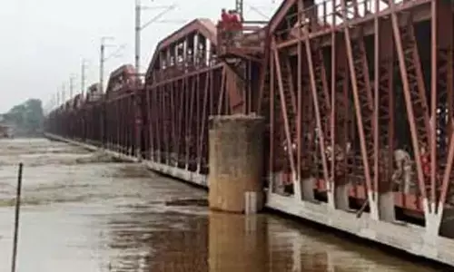 Old Yamuna Bridge closed for Traffic in Delhi