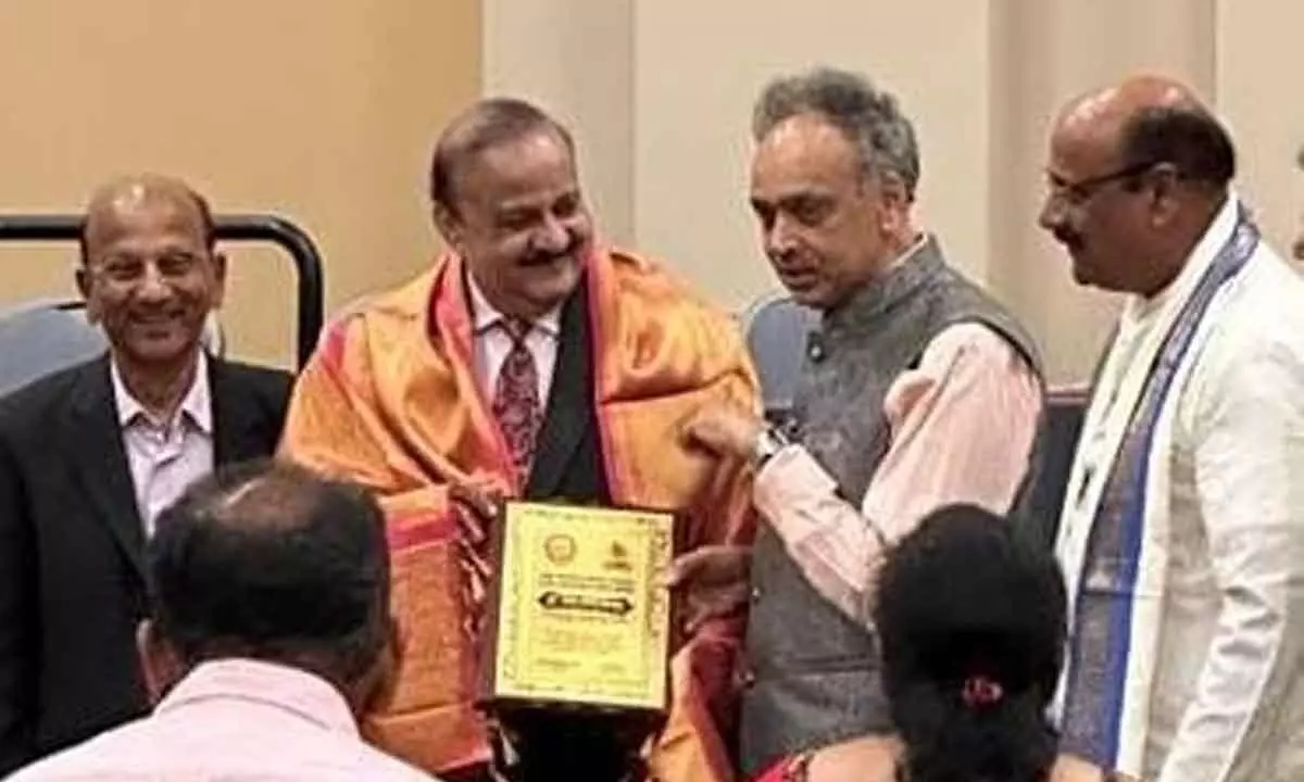 Dr Indla Ramasubba Reddy being felicitated at the TANA conference in Philadelphia