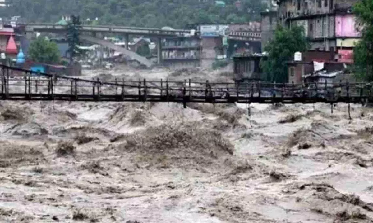 Weather improved 2000 Tourists evacuated from HP and Kasol