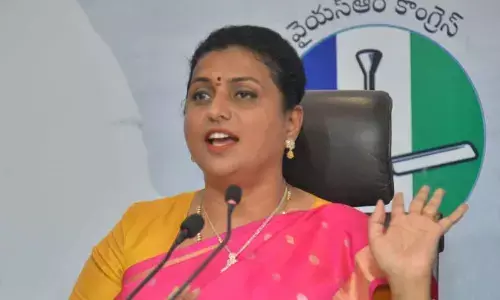 Pawan should tender apology to volunteers: Roja