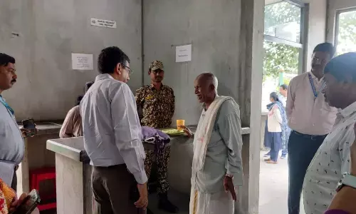 BBMP chief inspects Indira canteens in East Zone