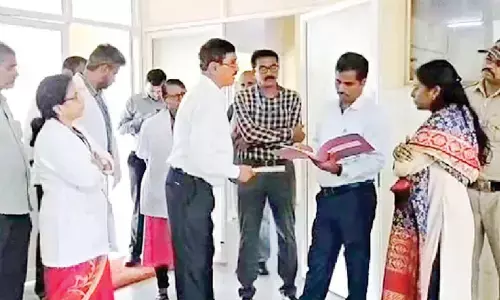 DC ‘shocked’ at food prices in Mandya dist govt hospital