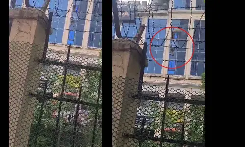 Watch The Viral Video Of People Attempting To Escape From Shopping Complex In Greater Noida West As It Caught Fire