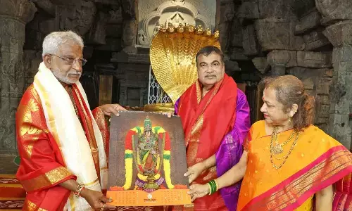 Tirumala: I prayed to Lord to bless country to emerge powerful nation says Nitin Gadkari