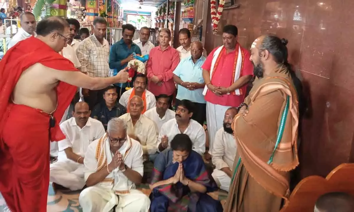BJP AP new chief Purandeswari visited Sri Kanka Durga Temple