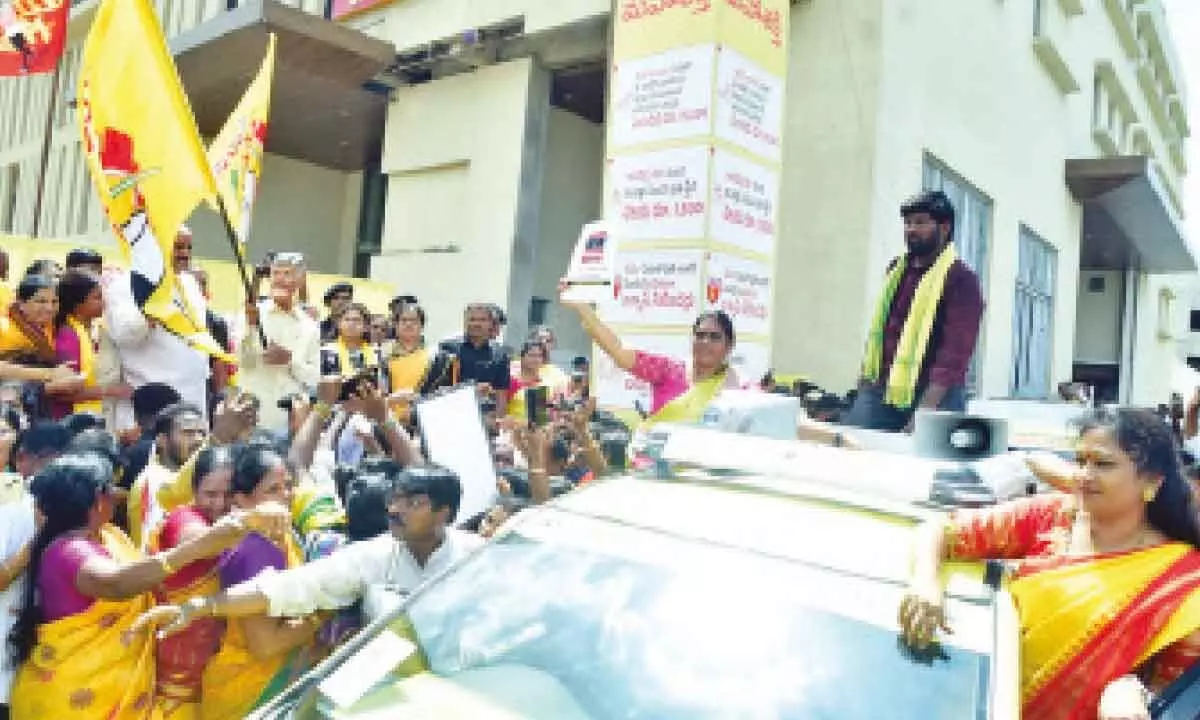 TDP national president and former Chief Minister N Chandrababu Naidu flagging off Maha Sakthi Chaitanya Ratha Yatra along with party State president K Atchannaidu in Mangalagiri on Friday. Former MLA and Telugu Mahila State president Vangalapudi Anitha and other party leaders are also seen.