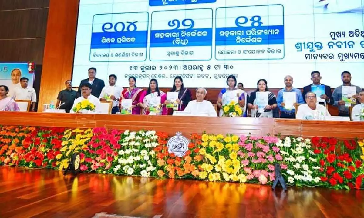 Naveen exhorts new recruits to contribute to transform Odisha