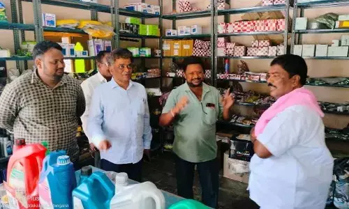 SC Corporation Chairman Banda Srinivas speaking to a Dalit Bandhu beneficiary in Peddakalvala village of Peddapalli mandal on Friday