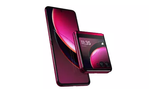 Amazon Prime Day: Buy Motorola Razr 40 Ultra for Rs 7000 less