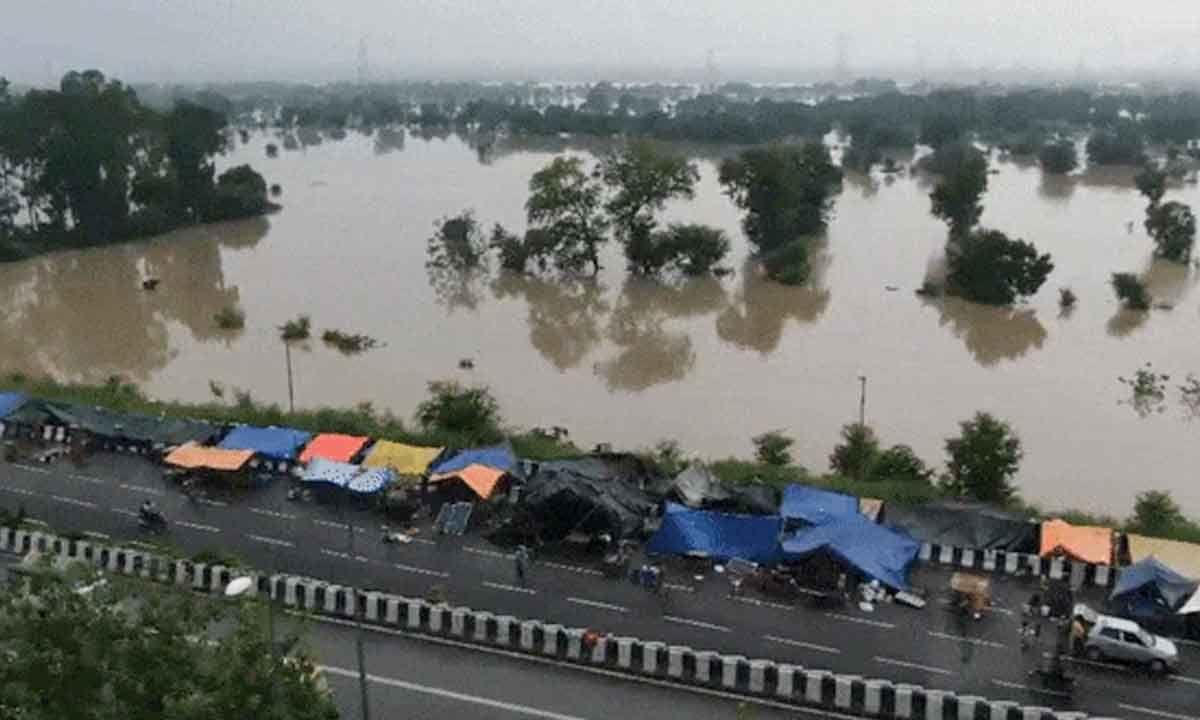 Delhi Rains Severe Flooding Continues In Delhi, Disrupting Traffic and