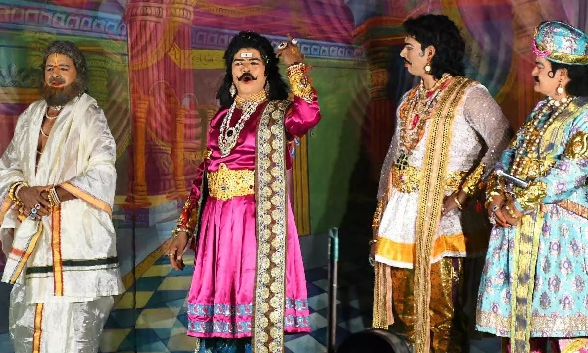 Artists performing playlet on “ Madhava sarma “ at Hanumantraya Grandhalayam in  Vijayawada Sundayo: Ch Venkata Mastan )