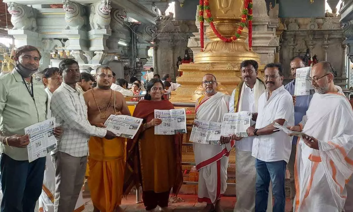 Hans celebrates 12th anniversary at Lord Rama temple