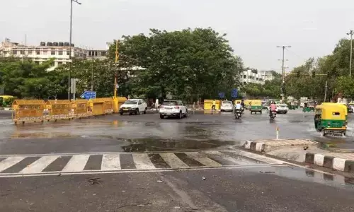 Police re-open many roads in Delhi