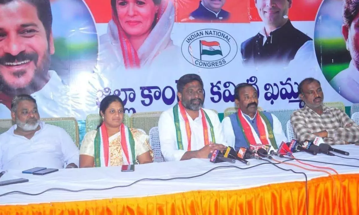 Congress leaders Puvvala Durga Prasad and Mohammed Javeed address a press meet in Khammam on Tuesday