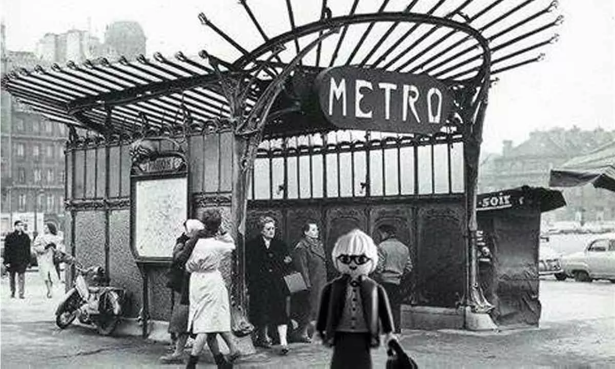 First line of Paris Métro opens