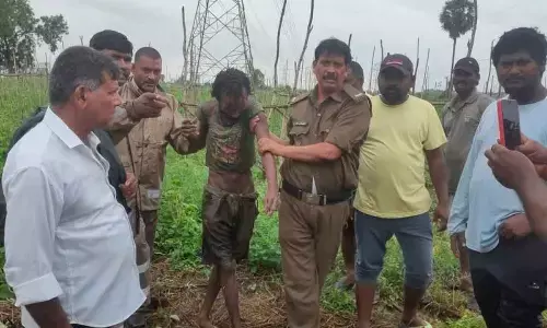 Two constables in Palvancha risk lives to save man who fell in well