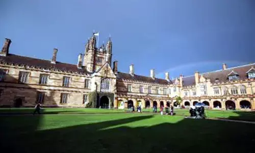 Aus universities review calls for long-term education reforms